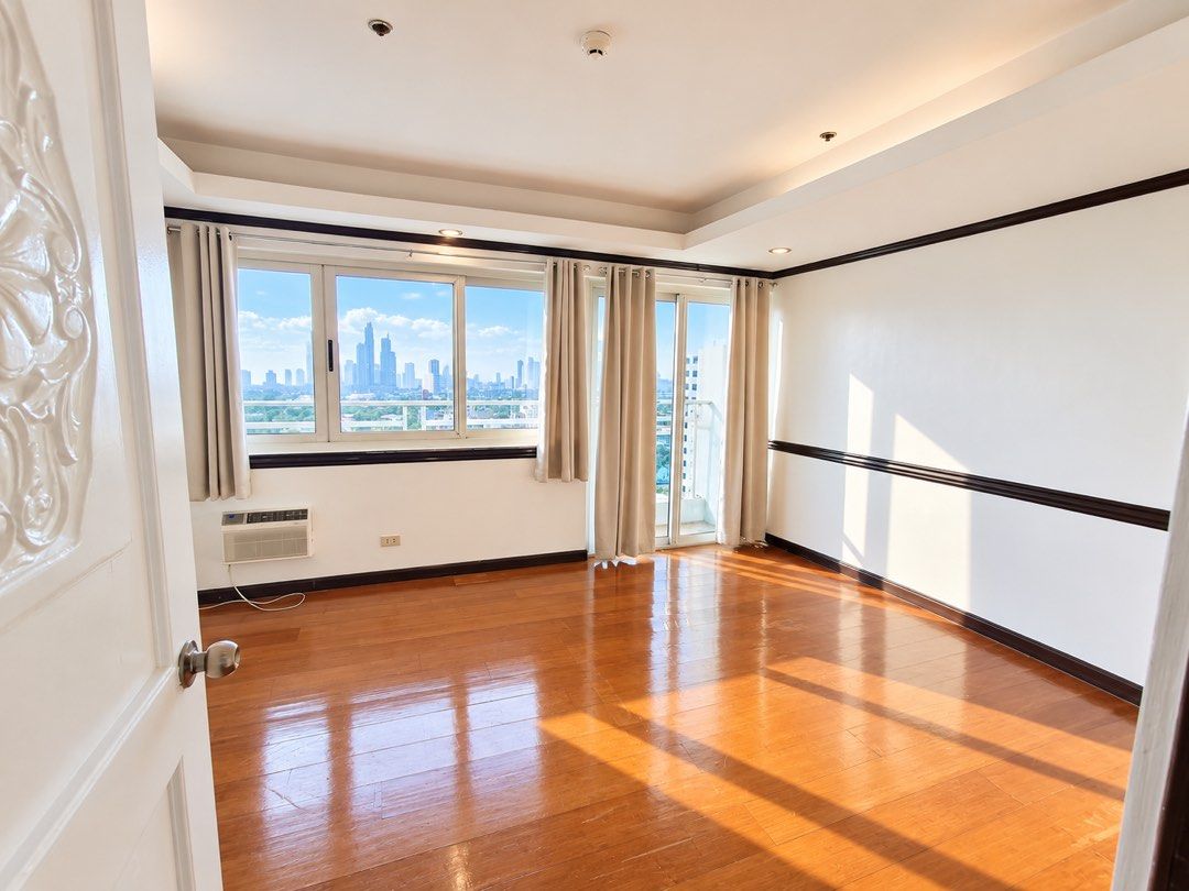 2BR FOR RENT in Fort Palm (Category: Apartments & Condos) located in Taguig. Submitted by louie.catandijan (Listing ID 1466970645, Image 1). Description: ₱60,000/month A semi furnished 2br on the 24th floor in Fort Palm, Bonifacio Global City. Great location, ready to view. Semi Furnished · 65 sqm · 24th Floor - can be residetial and office 🛋️ Inclusions: Aircon, Refrigerator, Range hood 📩 Chat us here on Carousell to inquire and schedule a vie