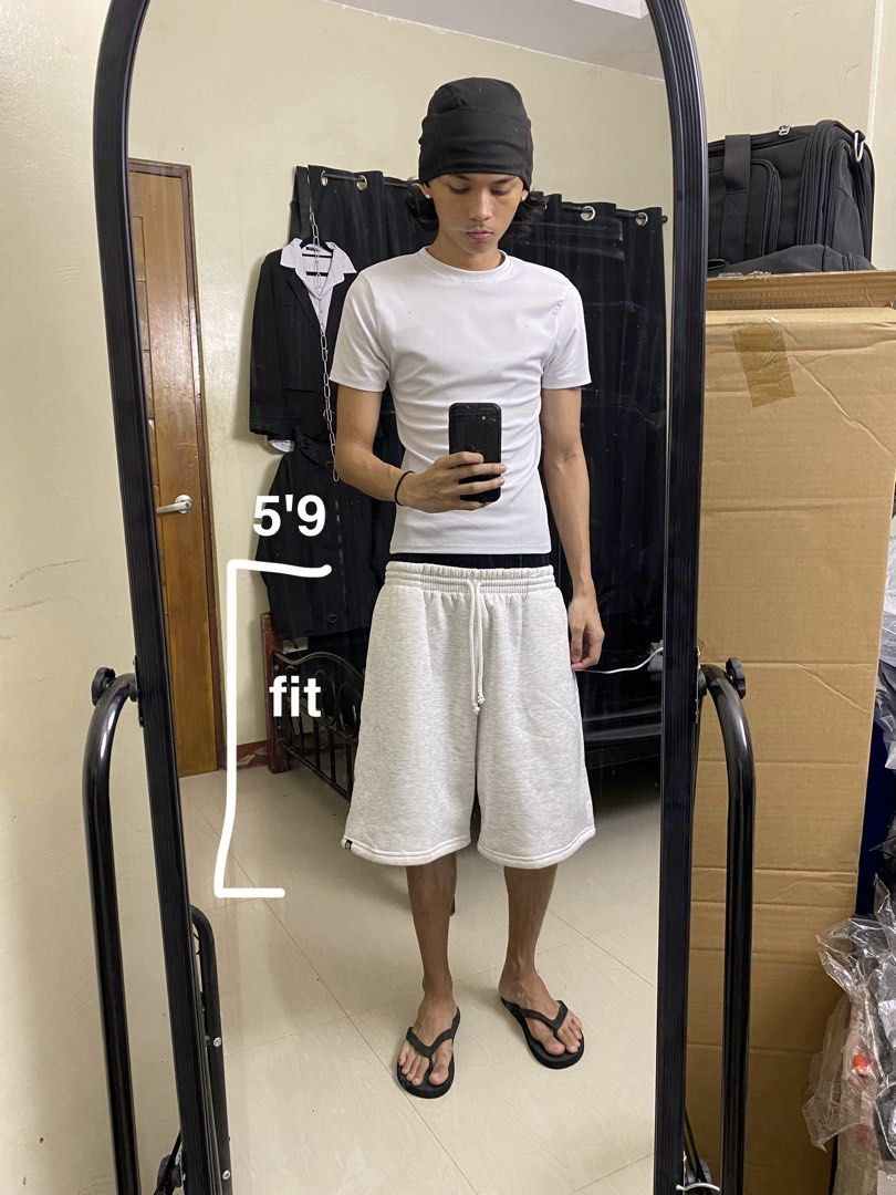 ₱150 + Shipping Fee. (Category: Shorts) located in Batangas. Submitted by declutteringvon (Listing ID 1461318900, Image 3). Description: READ all info from the photos. NO to SWAP. Slightly negotiable to sure and interested buyers..