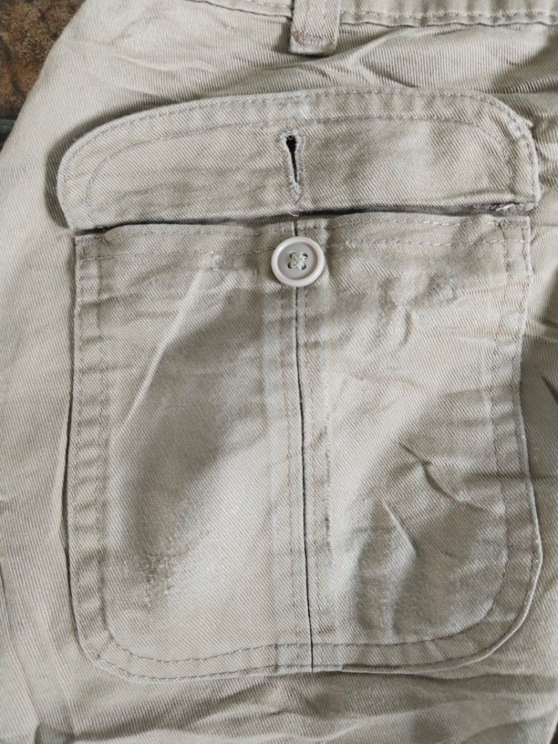 80s Levi's chino pants (Category: Chinos) located in Legazpi City. Submitted by genobecollectives (Listing ID 1466780555, Image 3). Description: Levi's 80s chino pants 800 34-46 38 length - Color: Classic beige - Size: W36 L30 - Fit: Relaxed fit with belt loops - Details: Buttoned back pockets, standard twill texture - Condition: Needs ironing out of storage - Style: Versatile everyday casual wear.