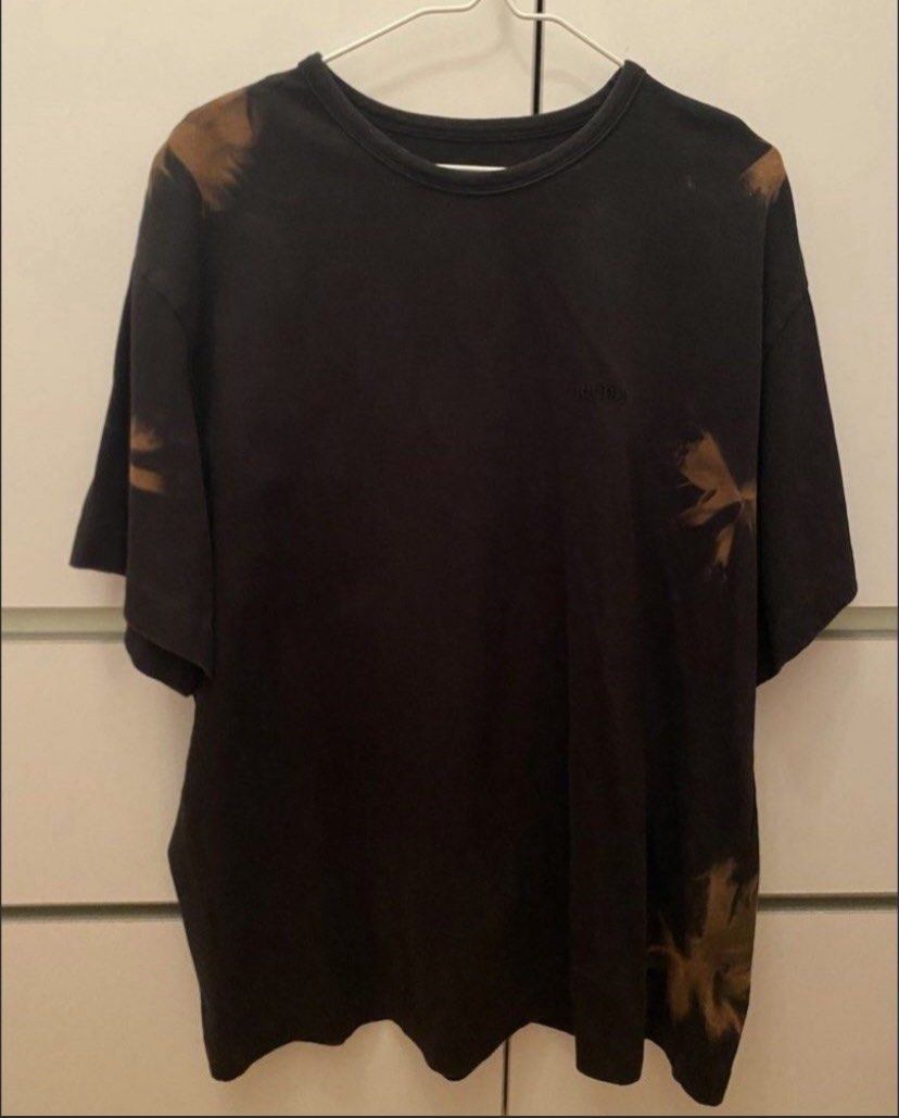 9成新 購自ITeshop Juun.J T-Shirt Size: 36 （分類：T-shirt）位於 Hong Kong。 由 carriewongw 提交（商品編號 1466790187，圖片 1）。簡介： 。
