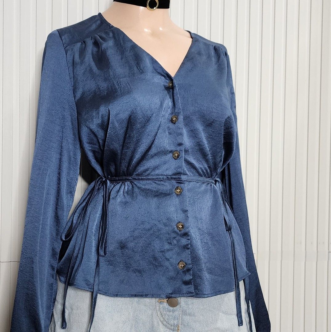 🍁 dotti. 🍁 Azure buttondown 🍁 Medium 🍁 B: 37in 🍁 400php 🍁 (Category: Blouses) located in Paranaque City. Submitted by zunao_wearables (Listing ID 1466861883, Image 3). Description: 🍁 dotti. 🍁 Azure buttondown 🍁 Medium 🍁 B: 37in 🍁 400php 🍁.