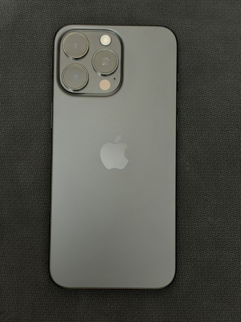 港版 iPhone 15 Pro Max 1T 黑色 （分類：iPhone 15 Series）位於 Hong Kong。 由 halo001 提交（商品編號 1466937885，圖片 1）。簡介： 出售港版黑色 iPhone 15 Pro Max 1T 手機運作正常，螢幕及機背無花 有用手機殼及螢幕保護貼螢 電池健康度81% 青衣站至太子站交收。