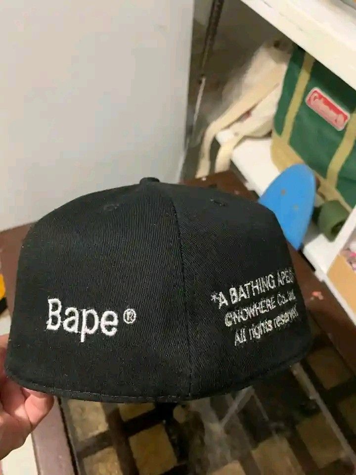 A BATHING APE CAP (Category: Caps & Hats) located in Manila. Submitted by _shineuphoria (Listing ID 1466825338, Image 3). Description: NO ISSUE GOOD AS NEW.