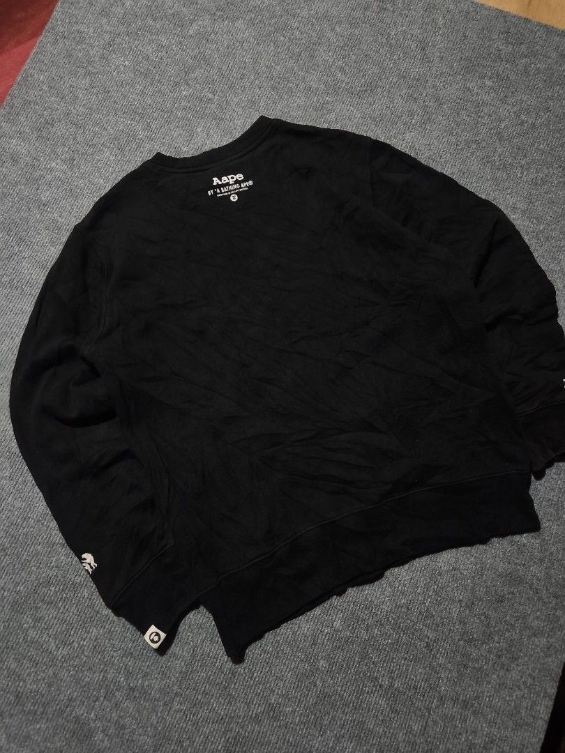 Aape crew neck sweatshirt🔥 (Category: Hoodies) located in Ferrol. Submitted by denverthethrifter (Listing ID 1466919683, Image 2). Description: Aape crew neck sweatshirt🔥 Excellent condition 📌 No issue📌 22x27📌.