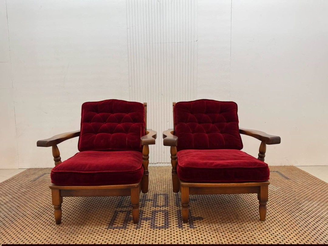 Accent Chair (Category: Chairs) located in Meycauayan. Submitted by marygracecasimiro (Listing ID 1466774208, Image 1). Description: Elegant Mid-Century 2-Piece Accent Chair Price: 11,500 L30 x W25.5 x H30.5/15 In good condition🩷.