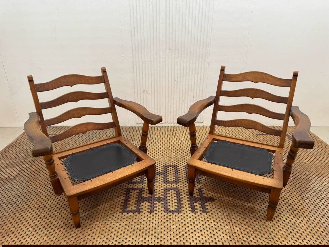 Accent Chair (Category: Chairs) located in Meycauayan. Submitted by marygracecasimiro (Listing ID 1466774208, Image 2). Description: Elegant Mid-Century 2-Piece Accent Chair Price: 11,500 L30 x W25.5 x H30.5/15 In good condition🩷.