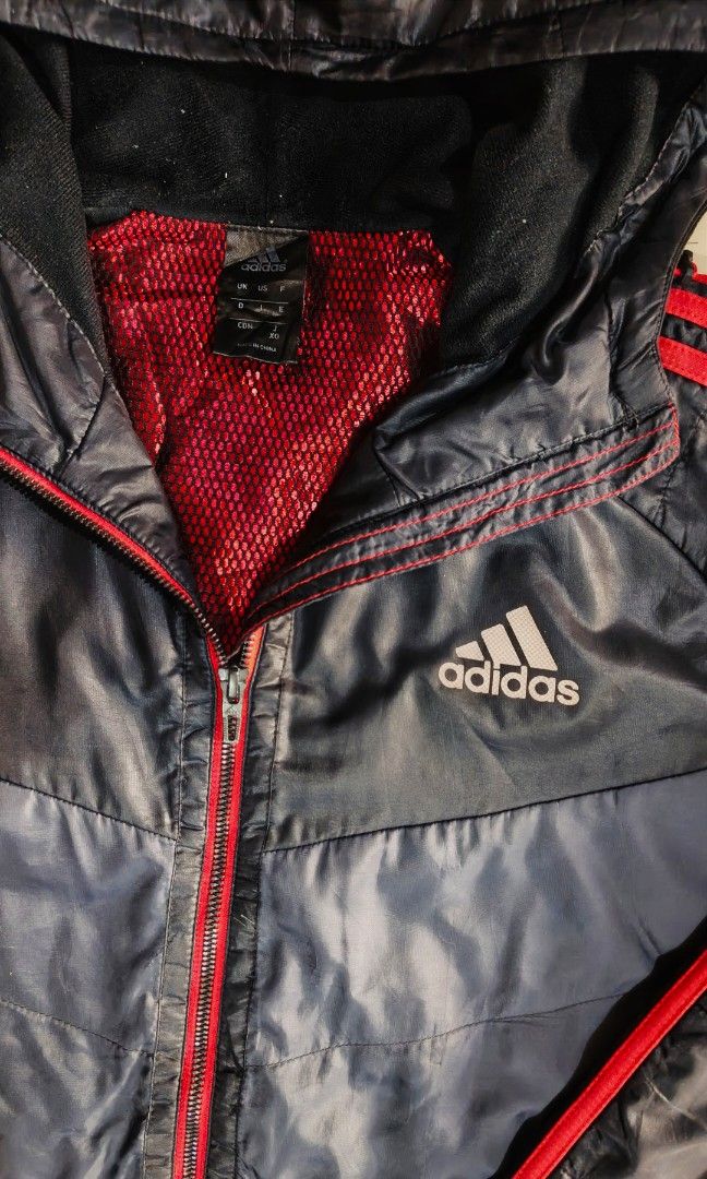 Adidas Climaproof Windbreaker jacket (Category: Coats, Jackets and Outerwear) located in Zamboanga. Submitted by crazy_findss (Listing ID 1466857741, Image 3). Description: 26x30 dimes No issue Flawless Great condition Working zippers Add sf Location:Zamboanga City.