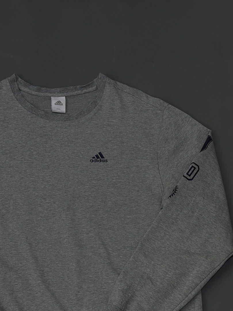 Adidas Crewneck (Category: Coats, Jackets and Outerwear) located in Caloocan City. Submitted by az.lootz (Listing ID 1466876712, Image 2). Description: .