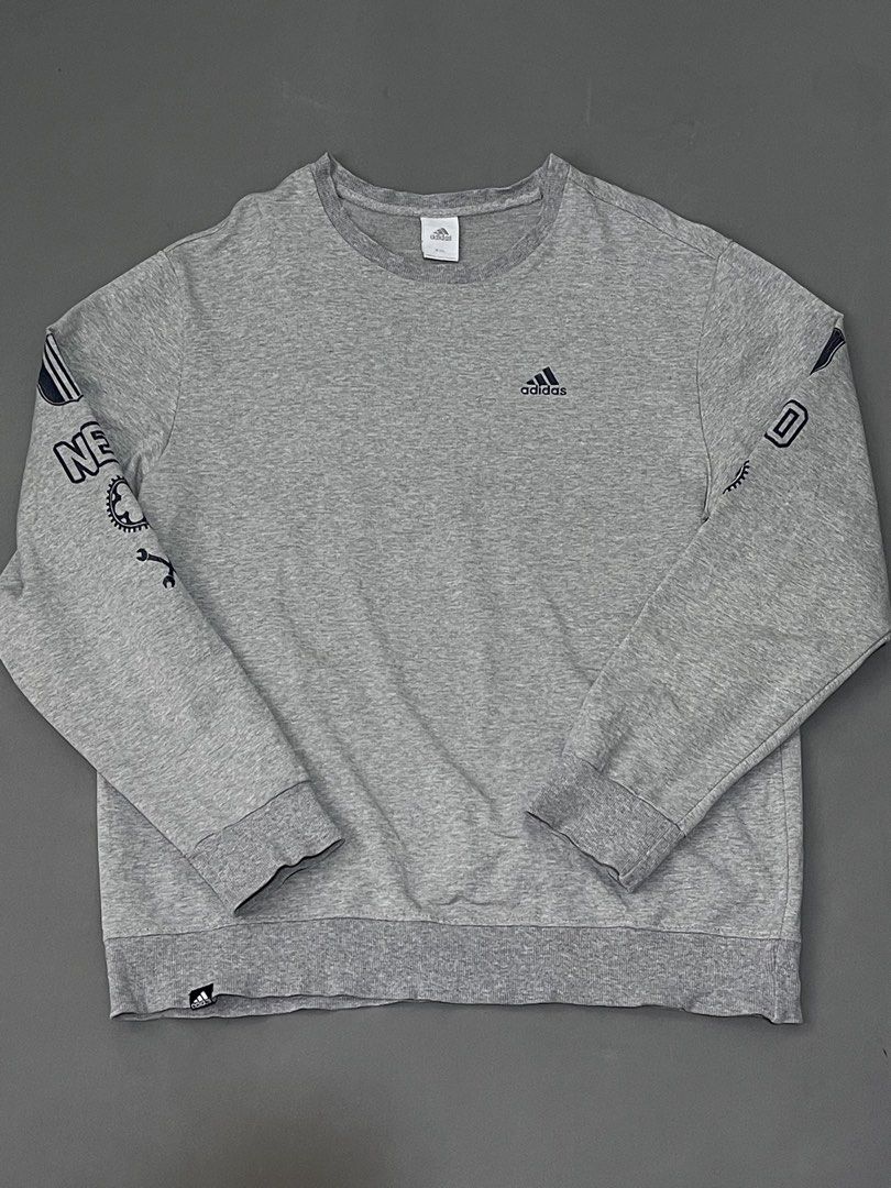 Adidas Crewneck (Category: Coats, Jackets and Outerwear) located in Caloocan City. Submitted by az.lootz (Listing ID 1466876712, Image 1). Description: .