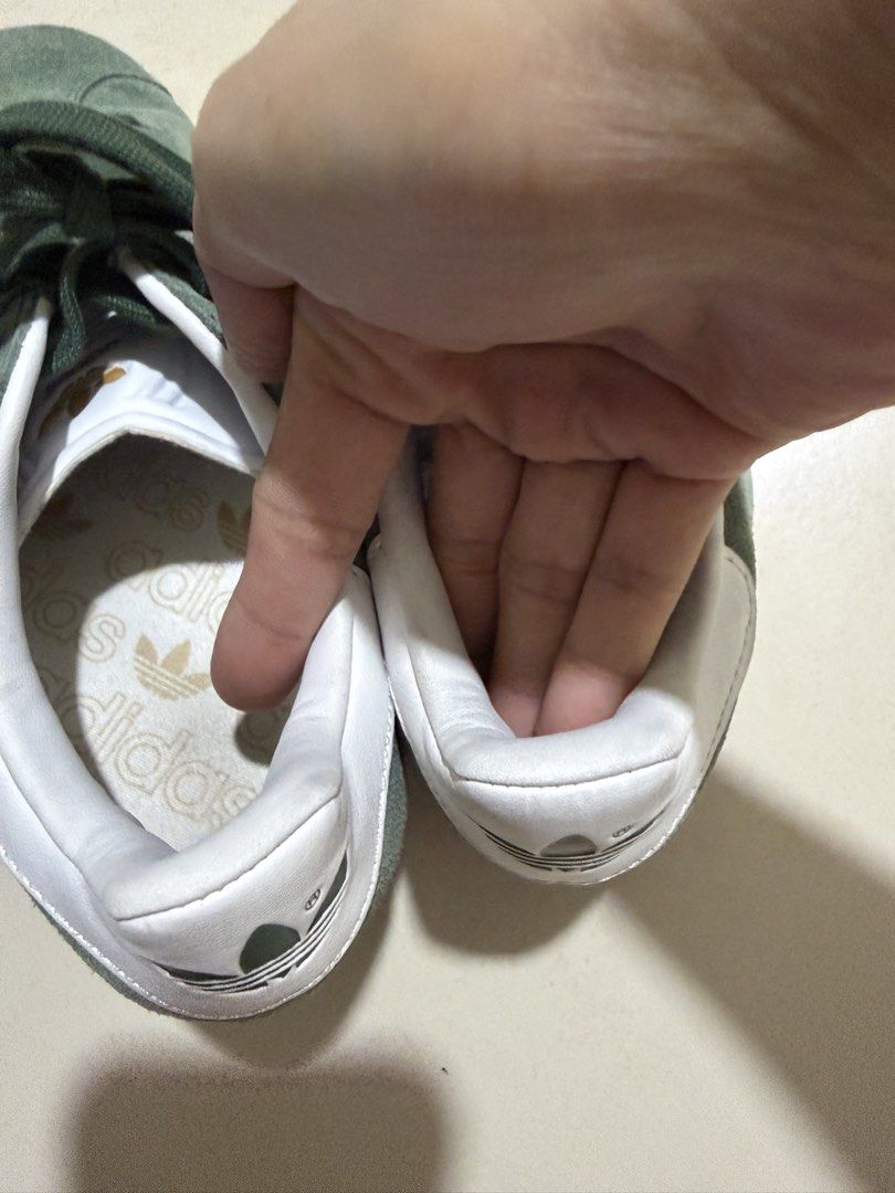 Adidas Gizelle (Category: Casual Shoes) located in Mandaluyong City. Submitted by shinjuku.beauty.ph (Listing ID 1466937462, Image 3). Description: Like new you can see on my photos Size US 5 .