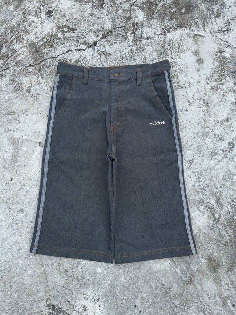 Adidas Long Jorts (Category: Shorts) located in Panabo. Submitted by madfits.ph (Listing ID 1466968306, Image 2). Description: ADIDAS LONG JORTS WAIST: 29 LENGTH: 25 THIGH:11 HEM: 9.5 ISSUE: NONE CONDITION: EXCELLENT.