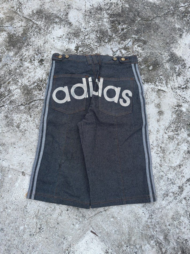 Adidas Long Jorts (Category: Shorts) located in Panabo. Submitted by madfits.ph (Listing ID 1466968306, Image 1). Description: ADIDAS LONG JORTS WAIST: 29 LENGTH: 25 THIGH:11 HEM: 9.5 ISSUE: NONE CONDITION: EXCELLENT.