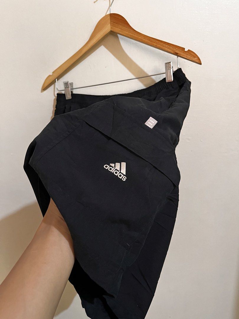 ADIDAS NYLON CARGO SHORT (Category: Shorts) located in Sagay. Submitted by jan_arvene (Listing ID 1466901191, Image 3). Description: 📌 Adi nylon cargo short 30-34 waistline 21 length Good condition and color rate Pm.