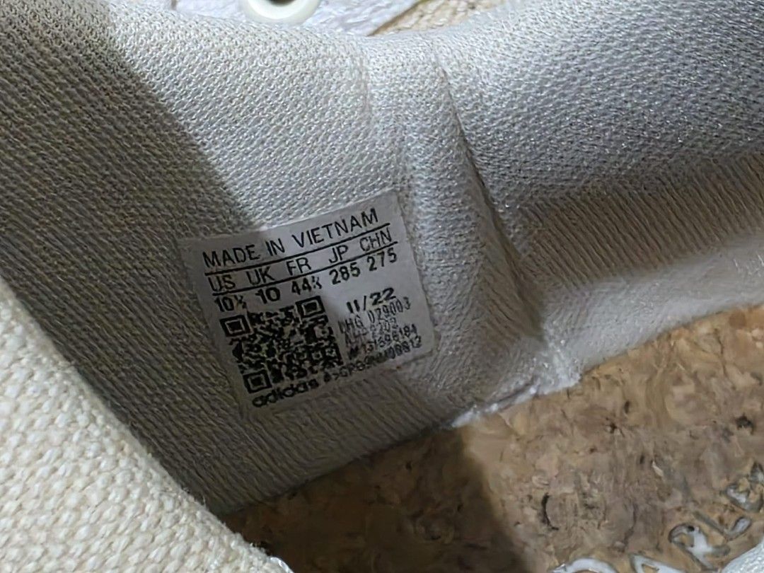 Adidas Parley Men's Size US 10.5 (Category: Sneakers) located in Manila. Submitted by chaarliee (Listing ID 1466898004, Image 3). Description: - Brand/Model: Adidas Parley Sneakers - Color: Off-white - Size: Men's US 10 1/2 - Condition: Clean uppers, minor dust on bottom soles from handling - Comfort & Build: Super comfortable casual fit with supportive cork insoles and textured rubber outsole for strong grip - Origin & Details: Made in Vietnam, 