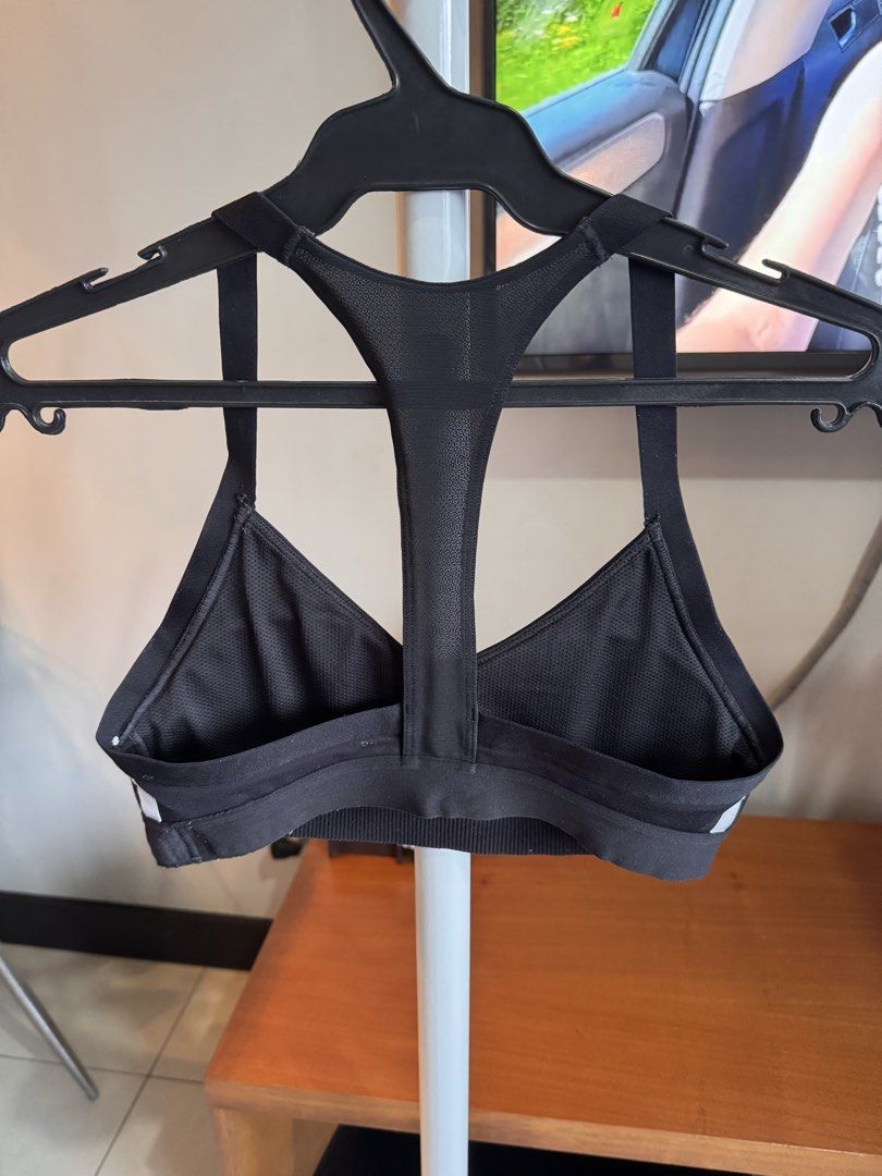 Adidas sports bra (Category: Activewear) located in Quezon City. Submitted by essief (Listing ID 1466866241, Image 2). Description: Minimal issues with the garter but wearable and stylish as seen in photos .
