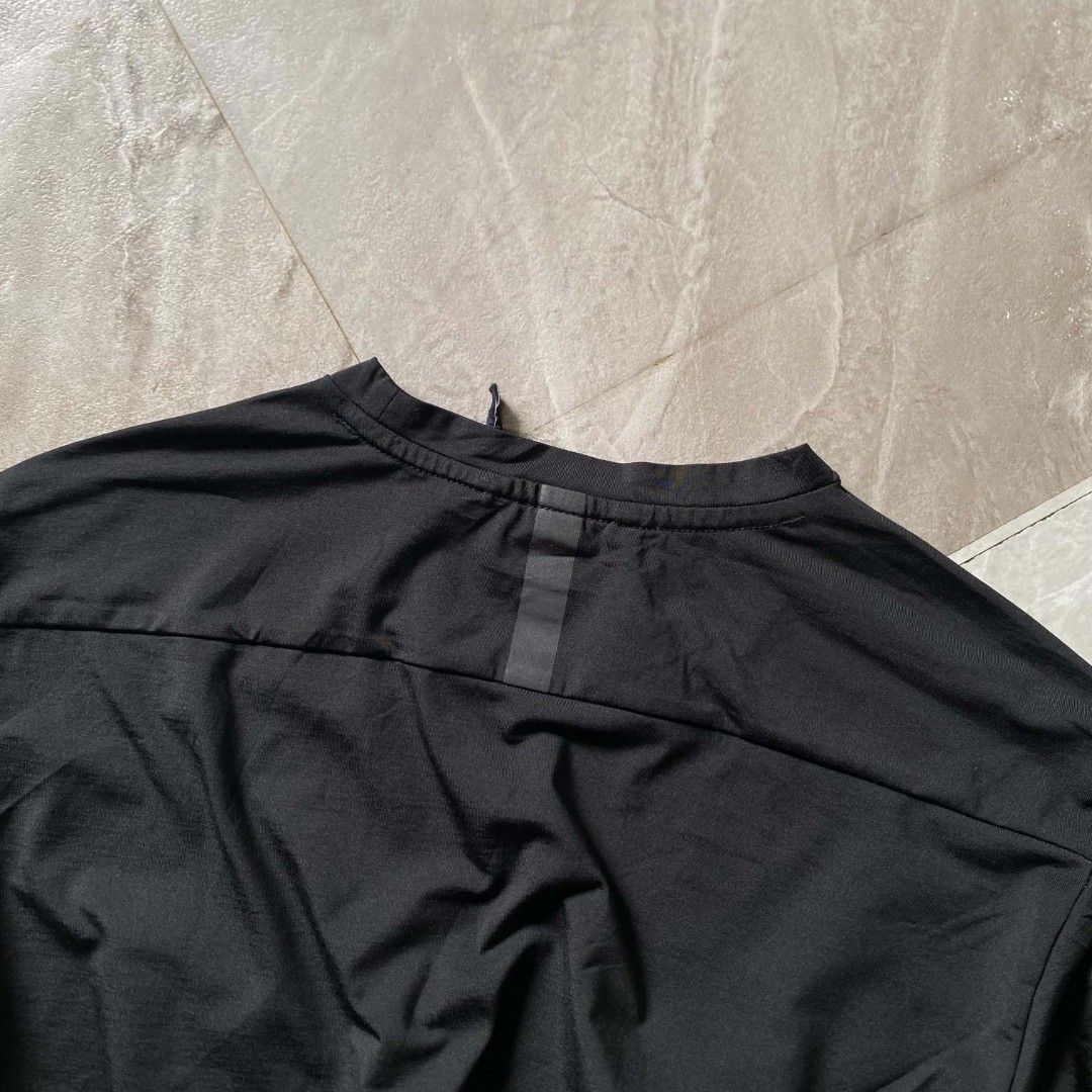 ADIDAS TERREX XPLR LONG SLEEVES (Category: Activewear) located in Butuan. Submitted by jcuabs (Listing ID 1466939172, Image 3). Description: excellent condition no issue, need wash only 9.5 or better color rate size large on tag dimes: 19.5-20 x 27.5.