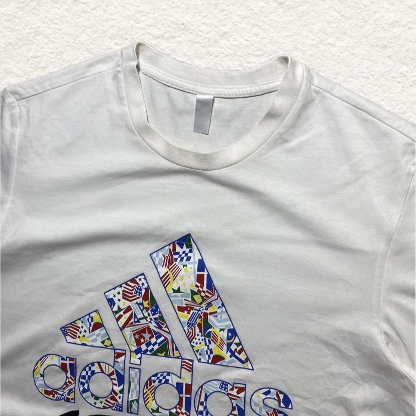 Adidass Creator Graphic Shirt White (Category: Tshirts & Polo Shirts ) located in Nasipit. Submitted by yopey (Listing ID 1466790968, Image 3). Description: Adidass Creator Graphic Shirt White Size: S-M Dimes: 21x28 Condition: Good Issue: Pinhole Price: 120.