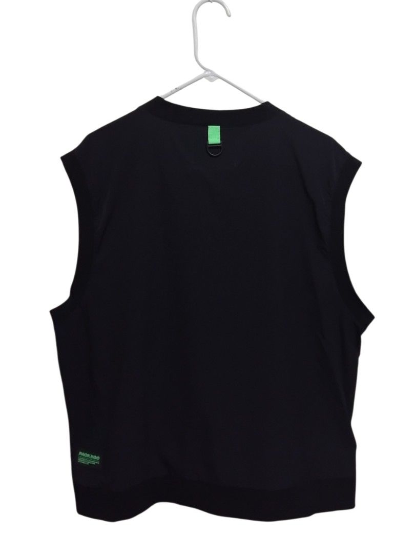 ad-lib HK Pack N Go Water Repell Nylon Tech Vest (Category: Vests) located in Pasig City. Submitted by hustlexcurate (Listing ID 1466800973, Image 2). Description: ad-lib HK Pack N Go Water Repell Nylon Utility Tech Vest Size LARGE on tag fits XL Dimensions: 25X28.