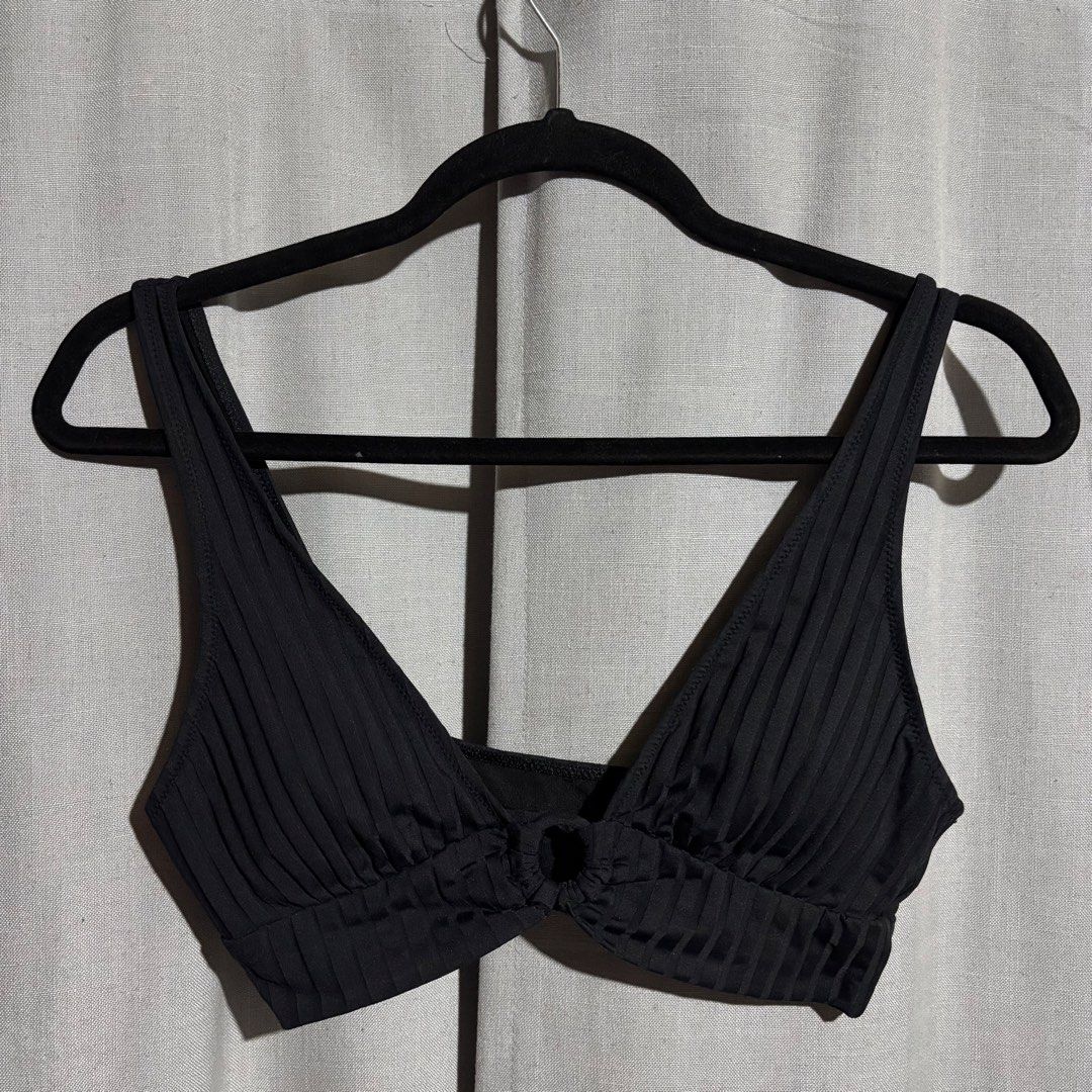Aerie Black Ribbed Biniki Top (Category: Bikinis & Swimsuits) located in Tanjay. Submitted by febmarie (Listing ID 1466898510, Image 1). Description: 📍 Negros Oriental 📦 J&T — SF c/o buyer .