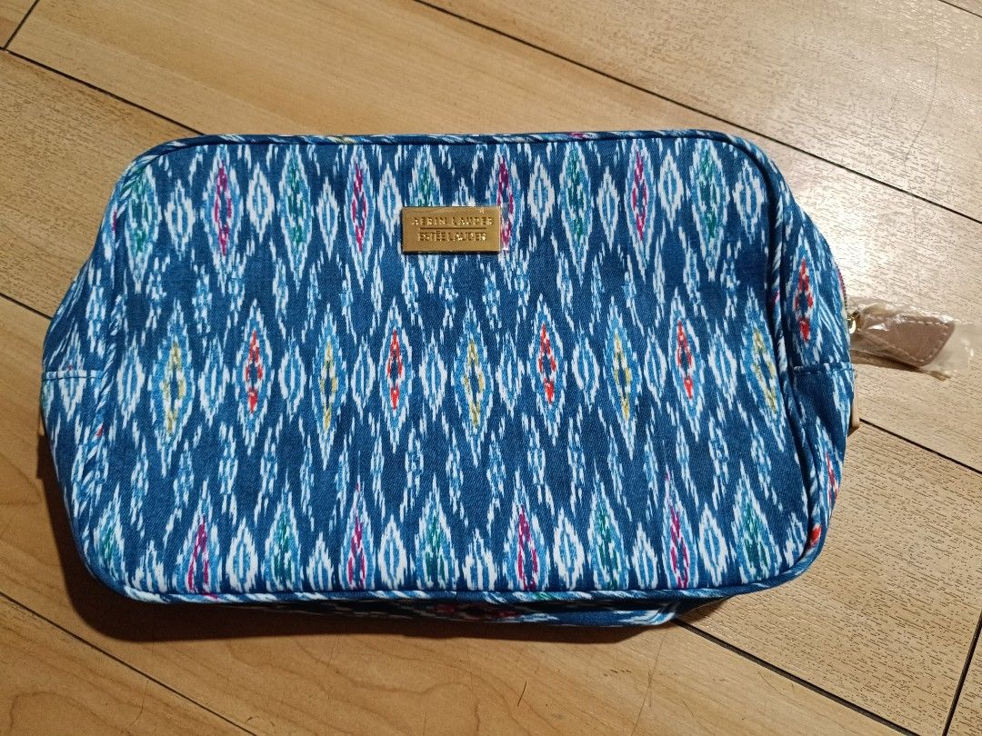 Aerin Lauder x Estee Lauder Blue Patterned Makeup Pouch (Category: Purses & Pouches) located in Quezon City. Submitted by pumpkinspice08 (Listing ID 1466926916, Image 1). Description: shipping c/o buyer.