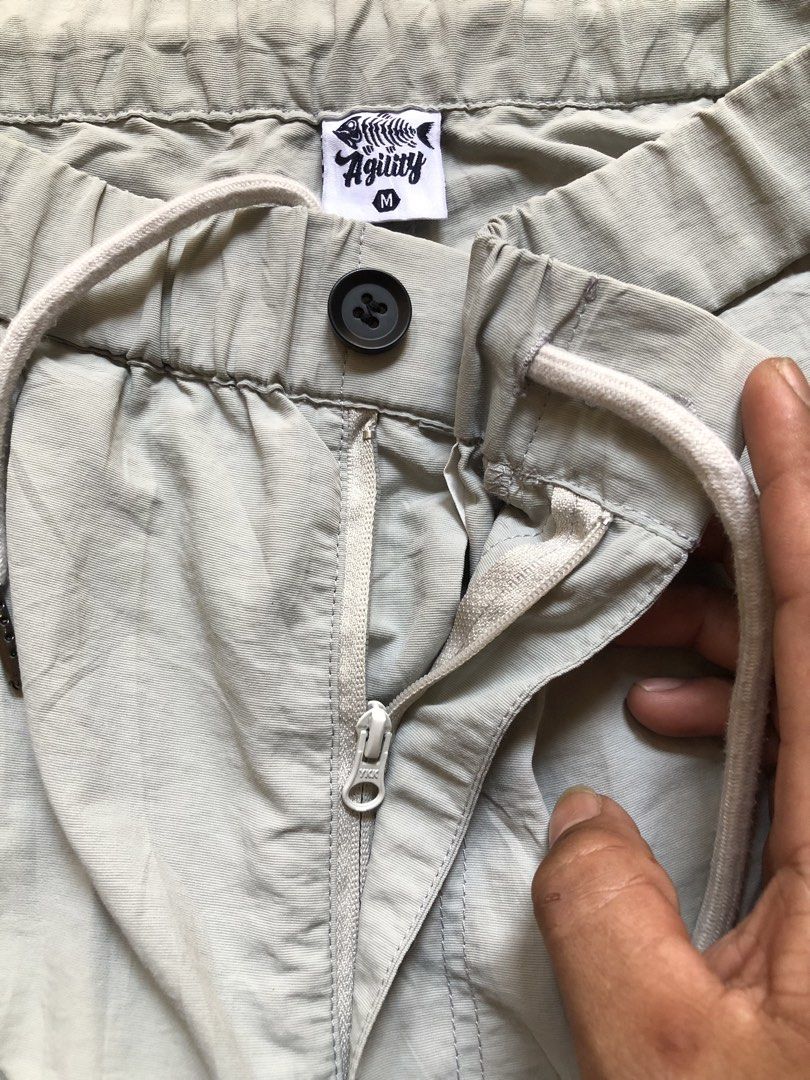 Agility Nylon Shorts (Excellent condition) (Category: Shorts) located in Davao. Submitted by klentlanson (Listing ID 1466821387, Image 3). Description: Excellent condition W-30 to 34 L-20 Add sf.