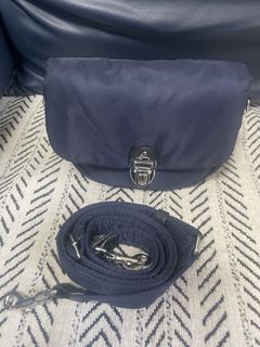 （分類：）位於 。 由 shopperrrrrrr 提交（商品編號 1466865311，圖片 1）。簡介： 。
