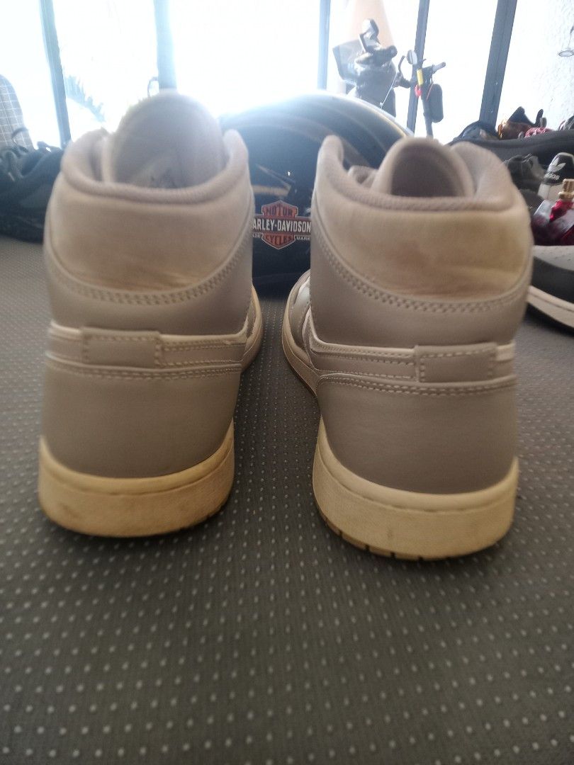 Air Jordan 1 Mid "Stealth" (Category: Sneakers) located in Makati City. Submitted by pardsroman (Listing ID 1466792782, Image 3). Description: MOP via BPI or gcash payment first before delivery no return no exchange. shipping at buyers expense.