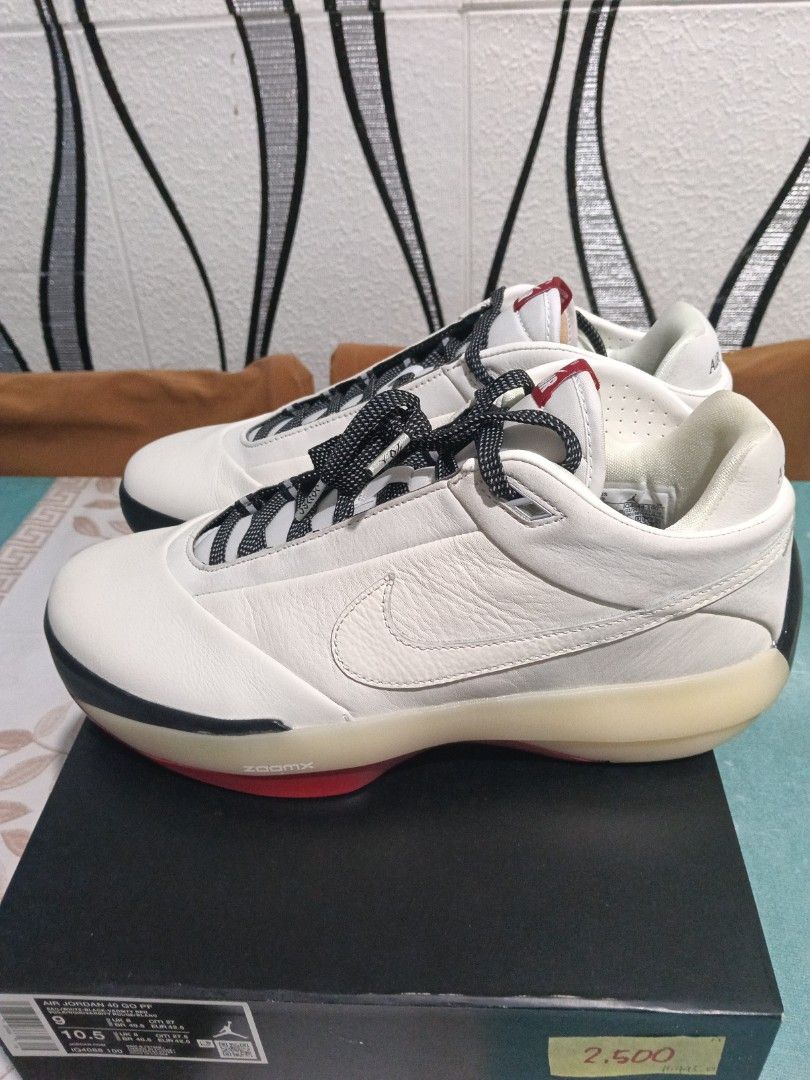 Air Jordan 40 Go (Category: Activewear) located in Cavite. Submitted by purplepink30 (Listing ID 1466927171, Image 2). Description: Shopworn left side.