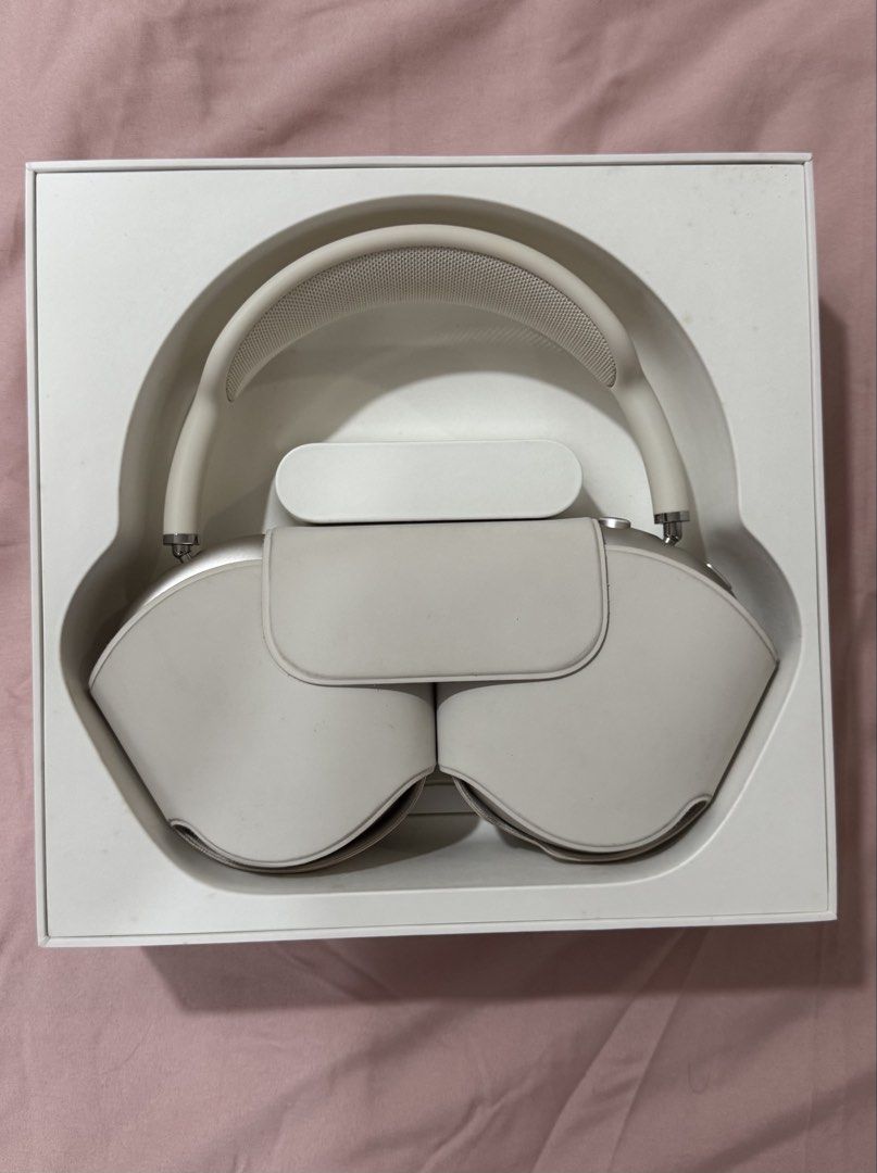 Airpods Max (2024) USB-C in Starlight (Category: Headphones & Headsets) located in Manila. Submitted by dreisells (Listing ID 1466899550, Image 3). Description: Excellent condition Just clean the mesh ! Authentic No issues inclusions: Airpods Max Carrying Case Silicon covers (pink) NO CHARGER !!.
