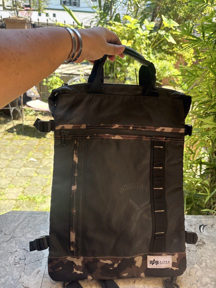 ALPHA INDUSTRY HAND/BACKPACK BAG (Category: Announcements) located in Angeles City. Submitted by migs_font29 (Listing ID 1466791296, Image 1). Description: .