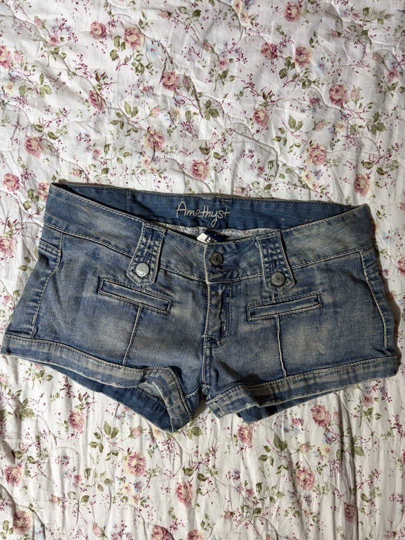 Amethyst Low-rise Micro Denim Short (Category: Shorts) located in Muntinlupa City. Submitted by herellas0504 (Listing ID 1466903485, Image 1). Description: Amethyst Low-rise Micro Denim Short Mine: 299 | Lock: 399 ———————————— size: 26-28 waistline has one small stain at the back (barely noticeable) need wash.