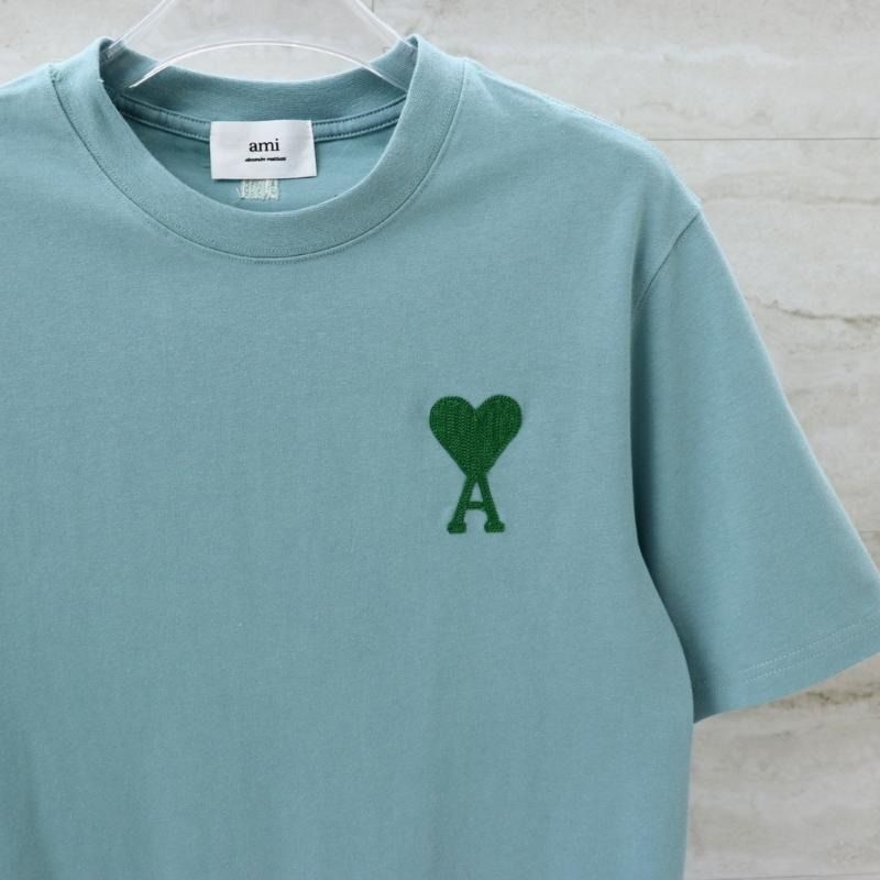 AMI PARIS 棉線刺繡愛心 男女同款寬鬆短袖 （分類：T-shirt、恤衫、有領衫）位於 Hong Kong。 由 preveweaam85543 提交（商品編號 1466845059，圖片 9）。簡介： 📏 尺碼範圍：S至XXL，只做優質靚貨 📸 所有圖片均為實拍，真正做到所見即所得 🤝 購買後支持退換，完全無後顧之憂 🚚 不設面交，所有訂單一律安排快遞寄送，方便又省心。