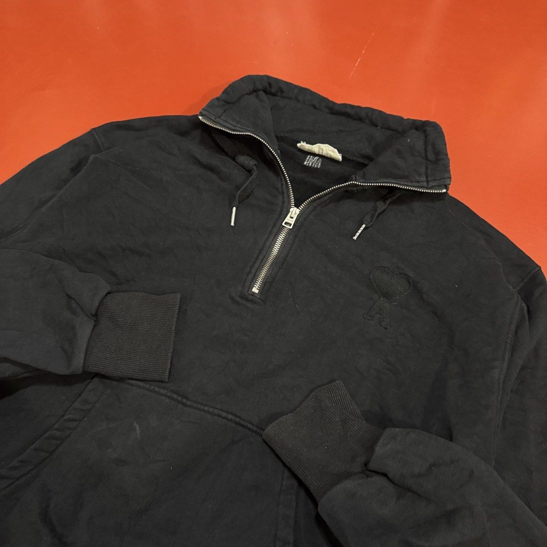 AMI QZIP SWEATER (Category: Coats, Jackets and Outerwear) located in Pasig City. Submitted by buzzthrifty (Listing ID 1466943801, Image 2). Description: SIZE M-L 23x26 EXCELLENT CONDITION .