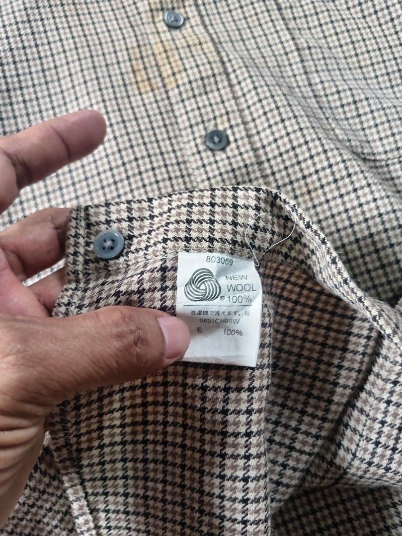 And polo (Category: Tshirts & Polo Shirts ) located in Legazpi City. Submitted by thrifttoflipp (Listing ID 1466903222, Image 3). Description: Wool MOP via gcash Payment first policy + SF.