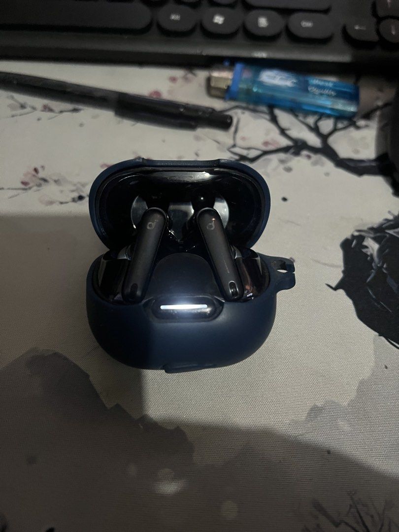Anker Soundcore Liberty 4 (Category: Earphones) located in Paranaque City. Submitted by ekkostarfall.12902 (Listing ID 1466876840, Image 2). Description: - Color: black - good condition - comes with charging case and earbuds only - with silicone case - with Noise Cancellation mode Honest issue: Fast draining battery MOP: Bank transfer, Maya SF shouldered by buyer Parañaque.