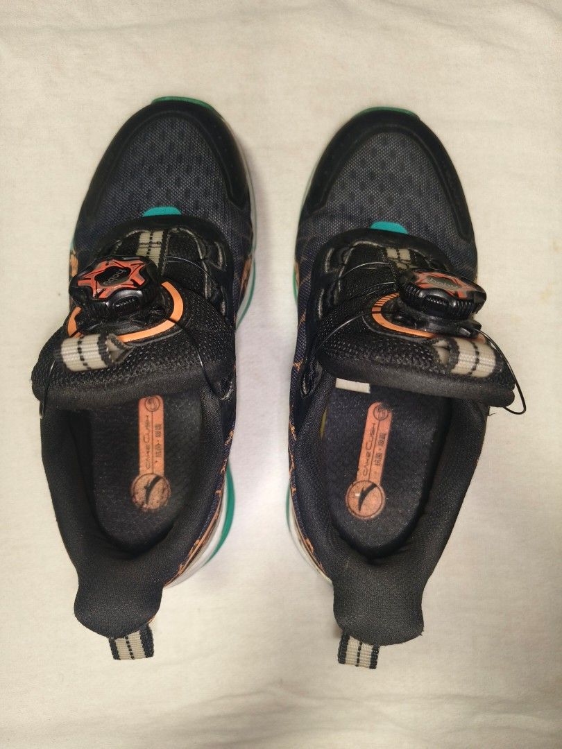ANTA Athletic / Running Sneakers with Dial Lacing (Category: Babies & Kids Fashion) located in Manila. Submitted by prelovedpicks_ph (Listing ID 1466887580, Image 1). Description: Size: EU 35 Condition: Pre-loved / Good condition. Slightly used, soles and uppers are well-maintained with plenty of life left. Features: Features a convenient twist-to-tighten dial lacing system (no messy shoelaces to tie!). Lightweight, breathable mesh upper, and cus