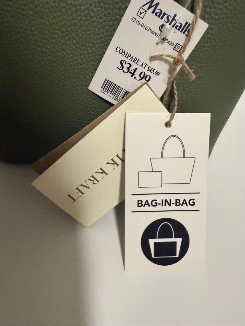 Antik Kraft Vegan Leather Shoulder Bag (Category: Shoulder Bags) located in Pasig City. Submitted by roadtominimalism09 (Listing ID 1466944733, Image 2). Description: Got it from US. Flaw, small stains inside. I think that’s why it’s on sale price. I didnt notice when I bought it. RFS: impulse buy, i also got the bigger black version of this so Im selling this one Outer Material: Vegan Leather Closure: Snap Button Closure Handle Style: Rolled Sho