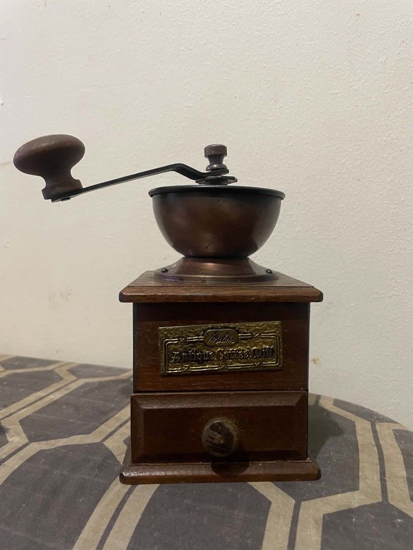 Antique coffee mill (Category: Vintage Collectibles) located in Manila. Submitted by esskkeeyy_thriftzone (Listing ID 1466797796, Image 2). Description: Antique coffee mill bigay lang po sakin ng Lola ko hindi mahilig sa kape.