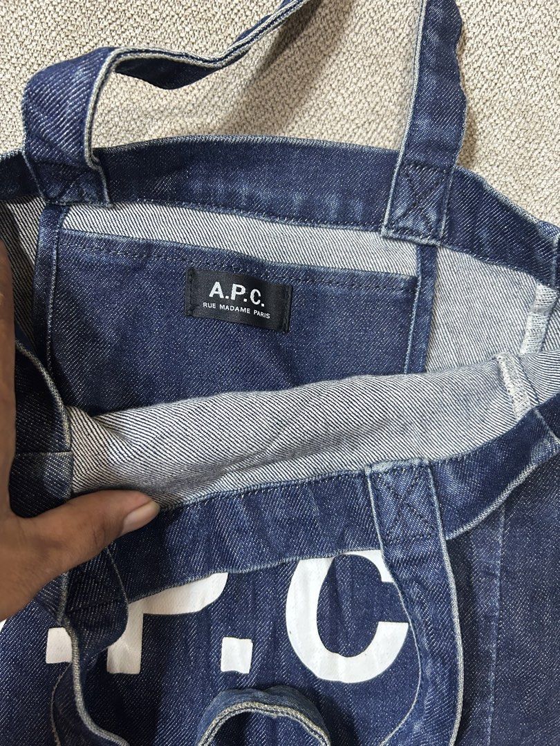 A.P.C Tote Bag (Category: Tote Bags) located in Aurora. Submitted by purethrift07 (Listing ID 1466902871, Image 3). Description: Maganda Dm mr Fresh from the bale .
