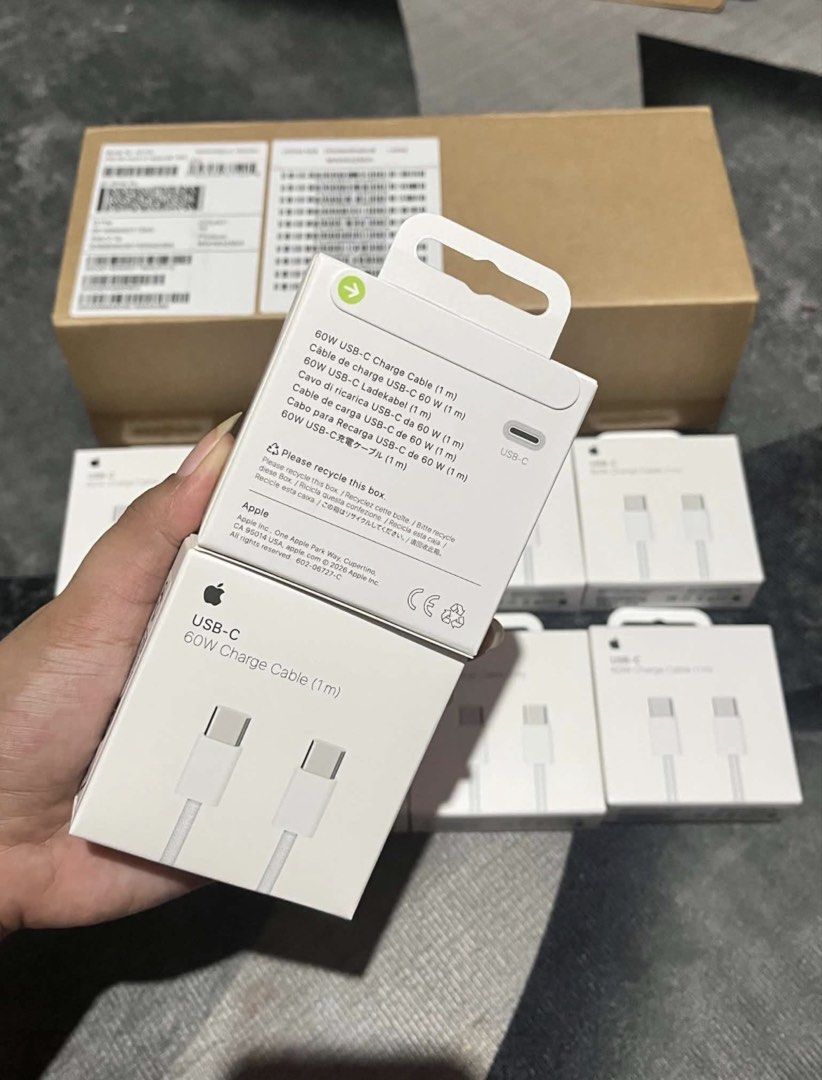 Apple 60w 15 16 17 Pro Max Original Woven Cable (Category: Chargers & Cables) located in Manila. Submitted by _ferdss (Listing ID 1466885925, Image 1). Description: Fast Charger ✅ 100% Working ✅ Tested ✅ Condition: New ✅ 📍Pick Up / Deliver Via Lalamove 🚚 .