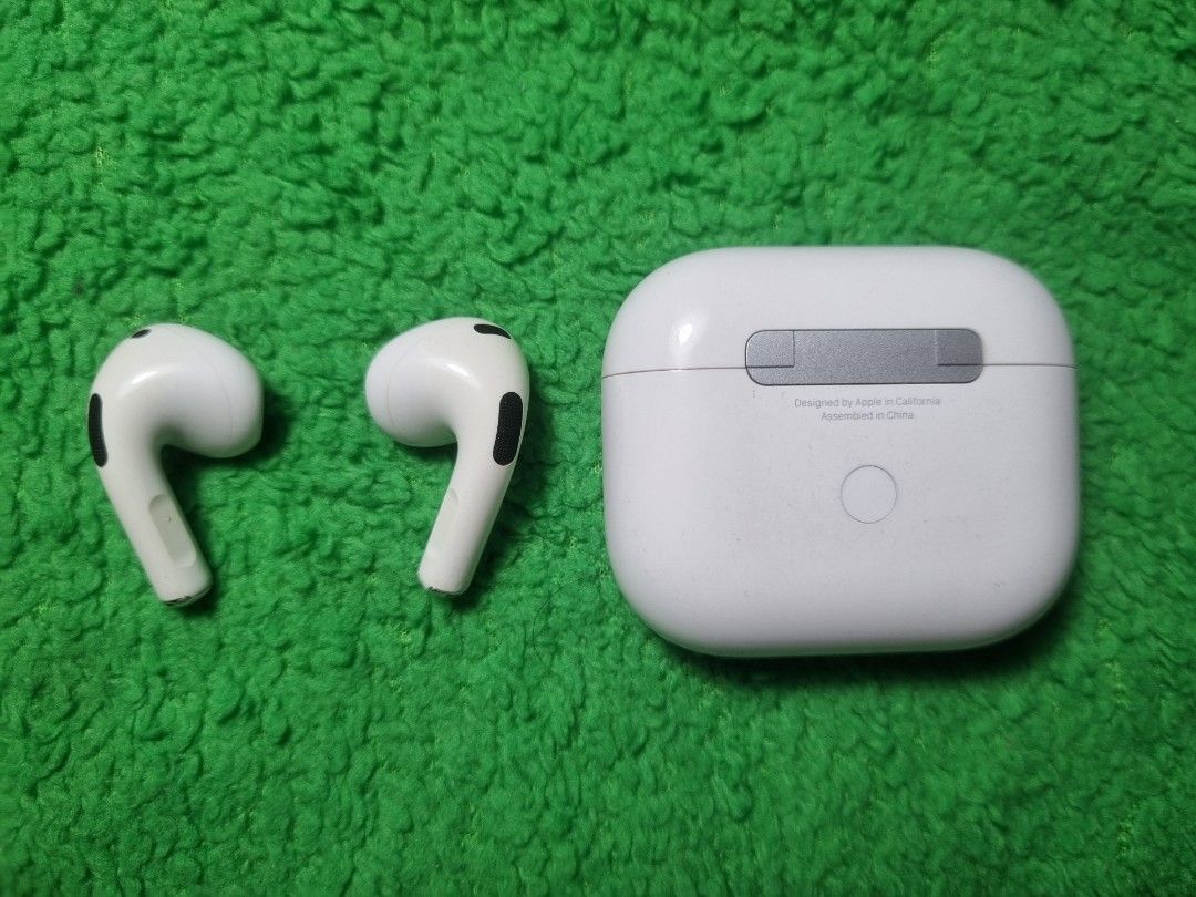 Apple AirPods 3rd Generation Wireless Charging Case (Category: Headphones & Headsets) located in Mandaluyong City. Submitted by mrbong0618 (Listing ID 1466968251, Image 1). Description: - Model: Apple AirPods 3rd Generation (Model A2566) - Color: Classic White - Condition: Fully working, holds a great charge, clean interior, minor exterior scuffs from normal daily use - Features: Working front LED indicator and back pairing button - Perfect relia