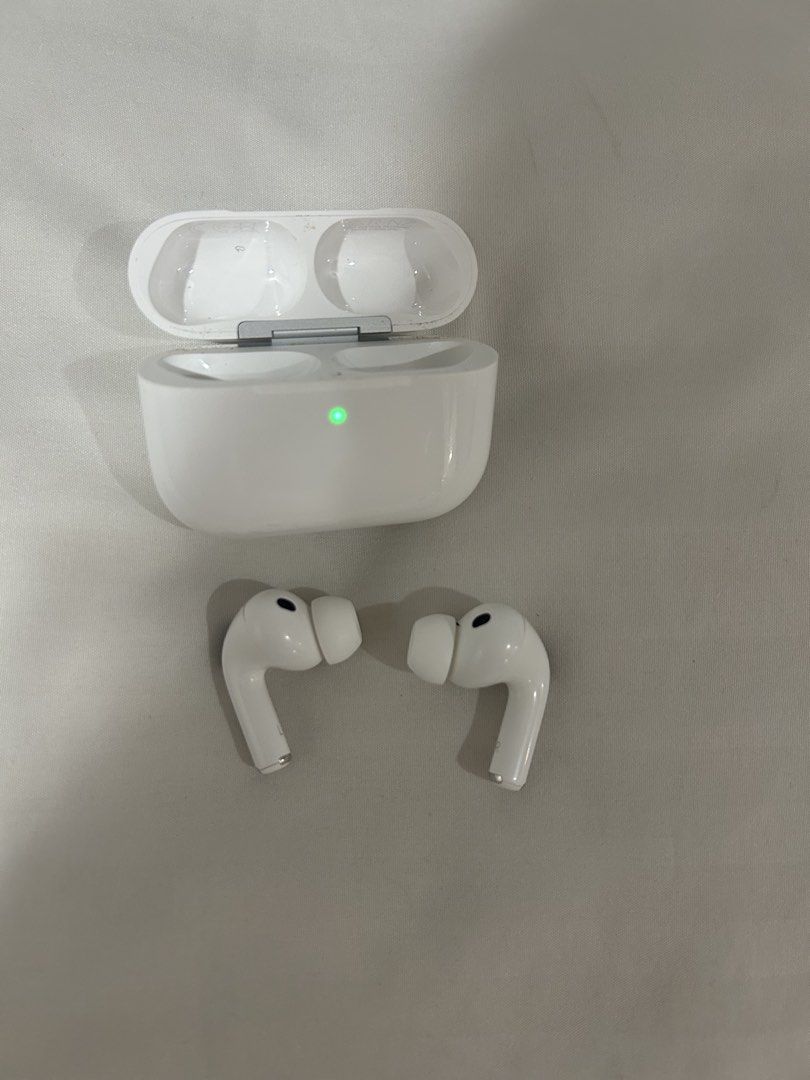Apple AirPods Pro 3rd Gen (Category: Headphones & Headsets) located in Cebu City. Submitted by tamsherika (Listing ID 1466921161, Image 2). Description: - Authentic Apple AirPods Pro (White) - Active Noise Cancellation (ANC) for immersive sound - Includes charging case with working status light - Comes with original box and silicone tips - Super clean, sanitised, and ready to pair - Perfect for daily commute, work, or school - PM for quick transa