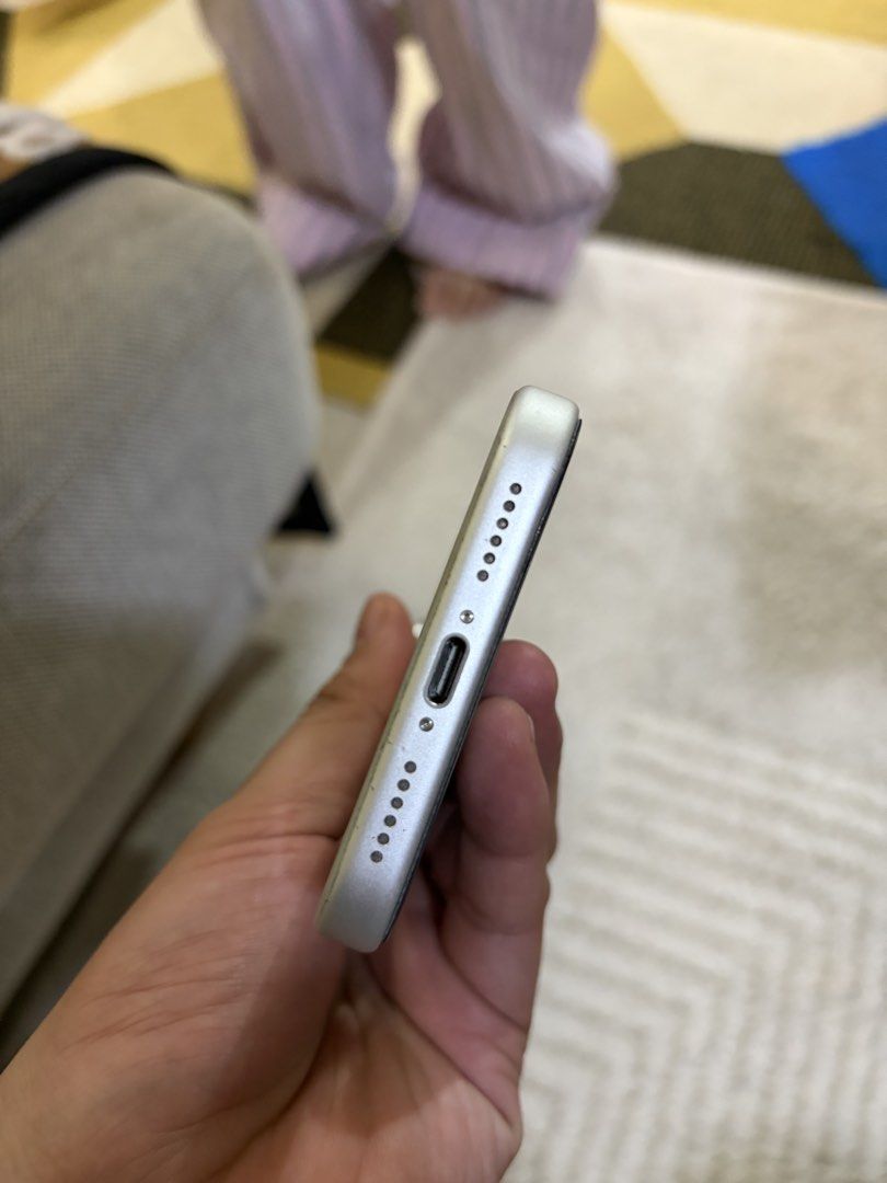 Apple iPhone 17 pro max silver 256gb (Category: iPhone 17 Series) located in Caloocan City. Submitted by allensumag62992 (Listing ID 1466969690, Image 3). Description: - Model: Upgrading soon, clearing out current gear - Color: Sleek silver finish - Camera: Triple camera setup - Port: USB-C charging port - Condition: 100% working condition, zero functional issues, clean buttons - Drop a message if keen to deal!.