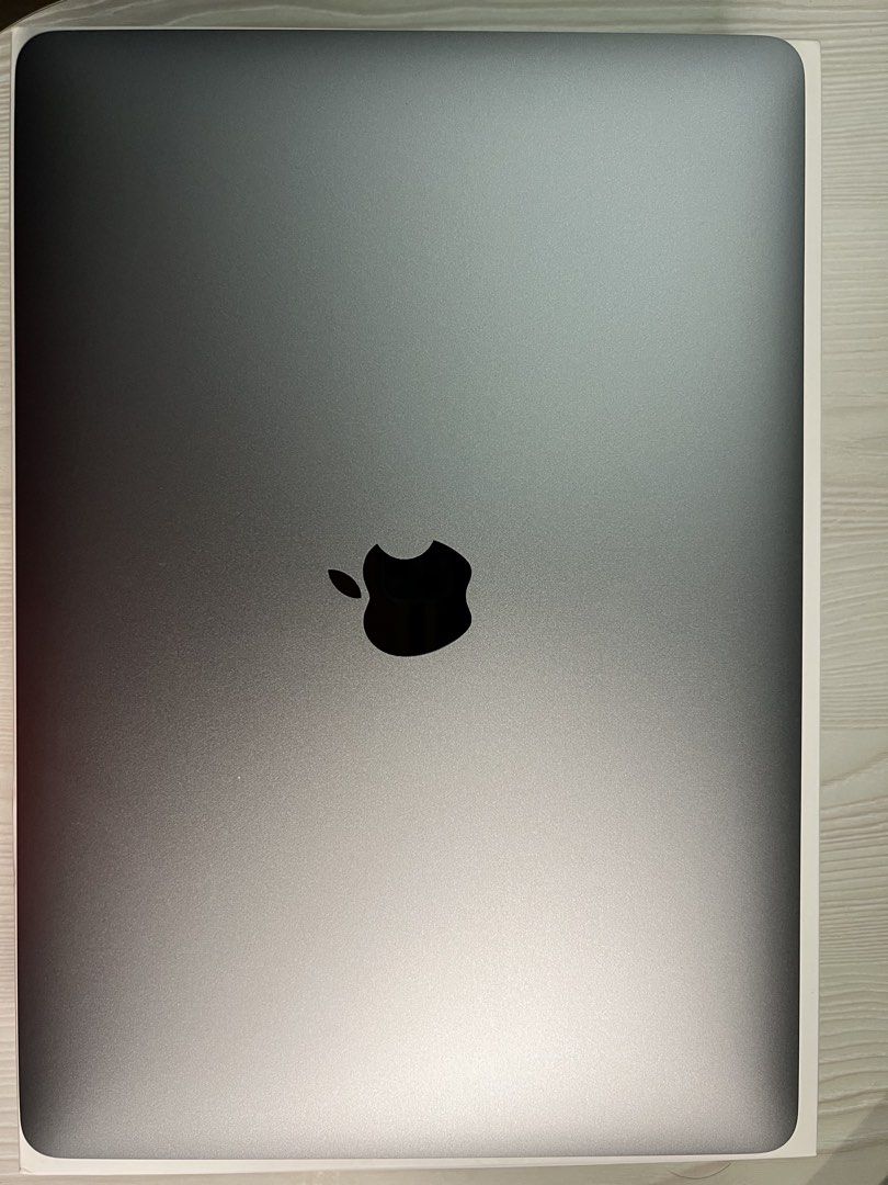 Apple MacBook Air space grey M1 8GB 256GB SSD, Computers & Tech