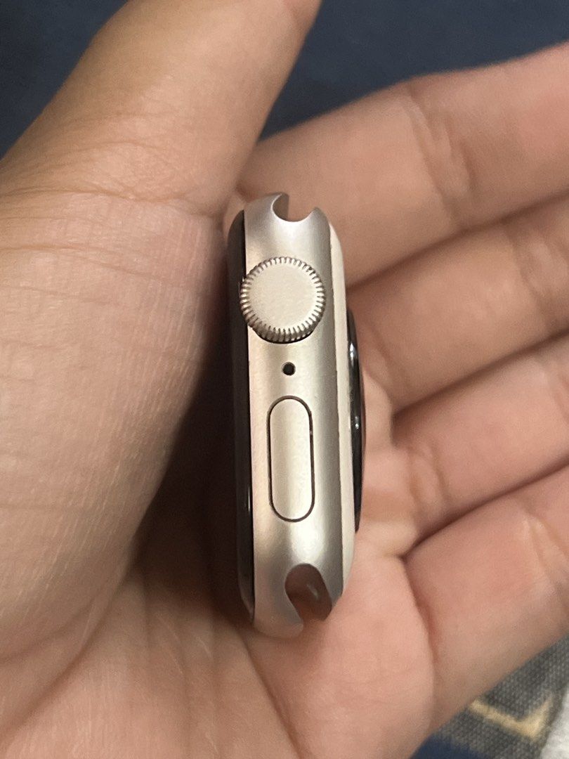 Apple Watch SE3 40mm (Category: Wearables & Smart Watches) located in Numancia. Submitted by aiahelaika08 (Listing ID 1466907185, Image 2). Description: - Brand/Model: Apple Watch SE (40mm) - Material: Silver Aluminum Case with Ion-X Glass - Condition: Pre-loved, excellent physical condition as shown in photos - Features: GPS, WR-50 meters water resistant - Inclusion: Watch unit only with strap slot ready.