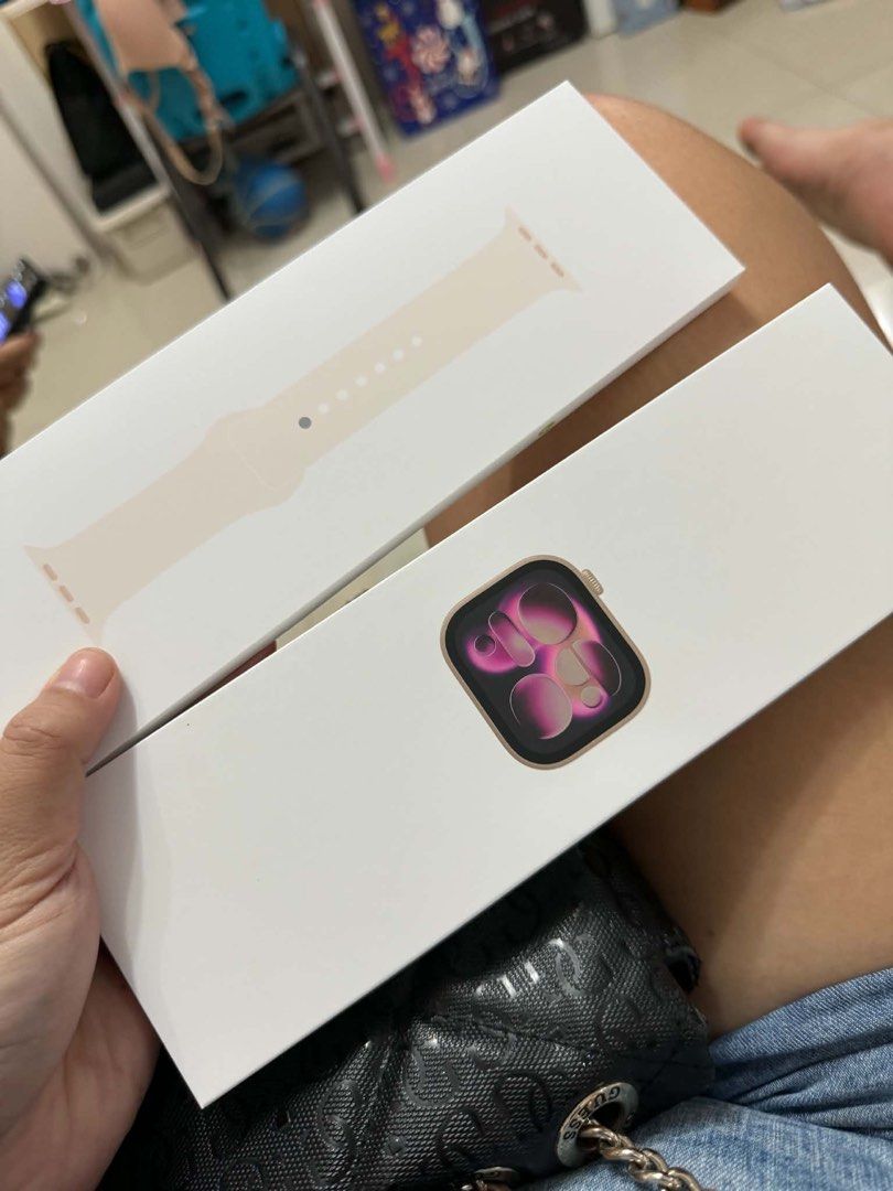 APPLE WATCH SERIES 11 (Category: Other Gadgets) located in Manila. Submitted by patriciaaaaaa (Listing ID 1466779537, Image 1). Description: no issue and sealed pa.