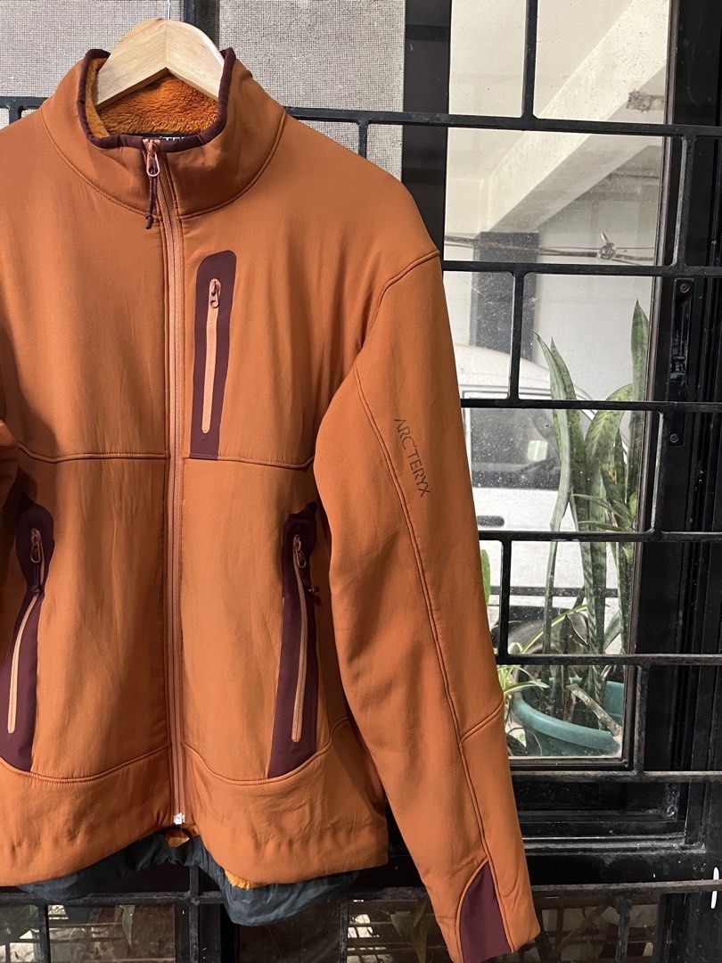ArcTeryx Softshell Jacket (Category: Coats, Jackets and Outerwear) located in Baguio. Submitted by whatthestore (Listing ID 1466860565, Image 3). Description: 23x28.