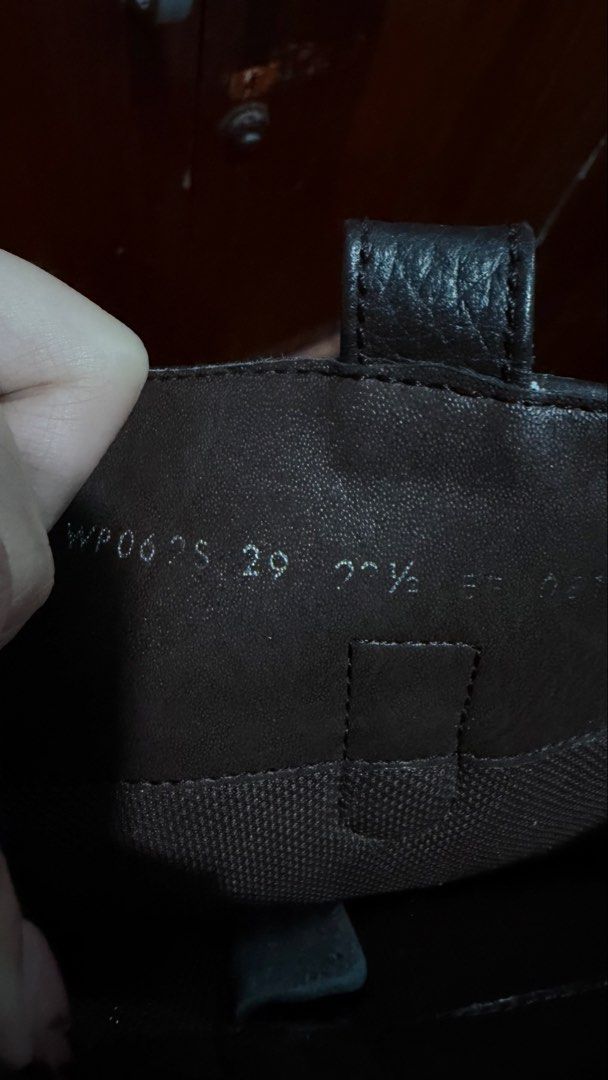 Asics brown boots (Category: Boots) located in Manila. Submitted by ashithrift_19 (Listing ID 1466843825, Image 2). Description: Brand: Asics boots There’s really no flaw ‘di ko lang sya nalilinis at all but there’s no damage inside and out..