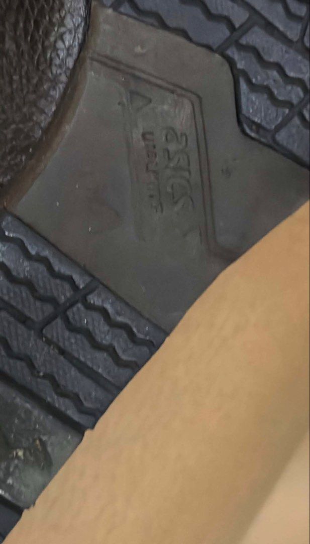 Asics brown boots (Category: Boots) located in Manila. Submitted by ashithrift_19 (Listing ID 1466843825, Image 3). Description: Brand: Asics boots There’s really no flaw ‘di ko lang sya nalilinis at all but there’s no damage inside and out..