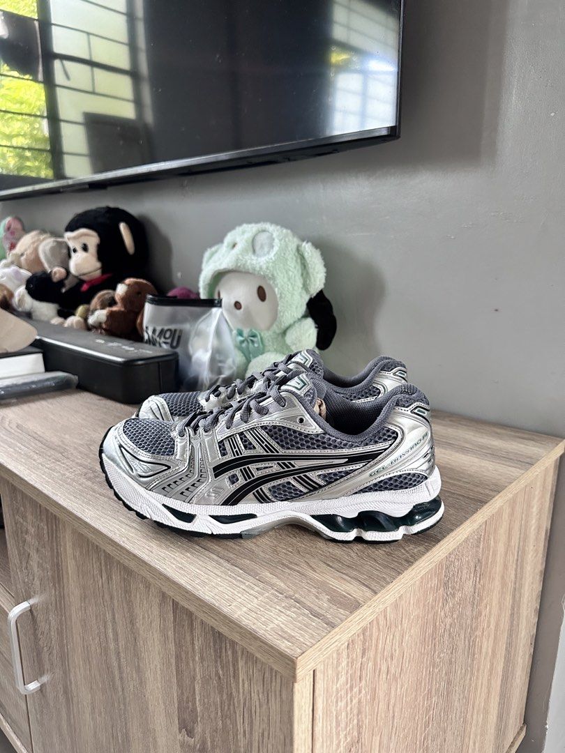 Asics Gel Kayano 14 (Category: Casual Shoes) located in Manila. Submitted by nilodanzcuadra (Listing ID 1466865125, Image 3). Description: Size 6.5 mens, 39.5 eur, 25cm, 8 womens Excellent condition Loc: north caloocan.